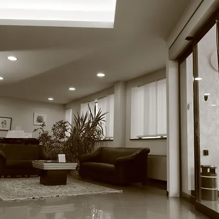 Romanisio Hotell