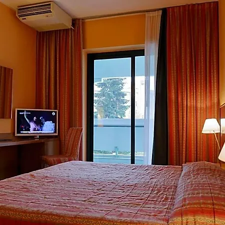Hotel Romanisio 3*