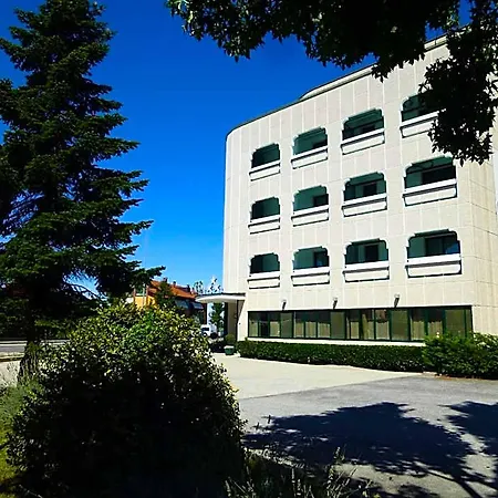 Hotel Romanisio 3*