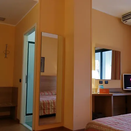 Romanisio Hotel 3*